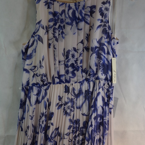 Nordstrom Long Floral Chiffon like flowing Roman Style dress. NWT SZ 14 - Picture 10 of 14